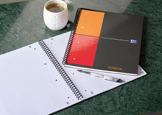 Een Spiraalblok Oxford International Notebook A4+ ruit 5mm koop je bij KantoorProfi België BV