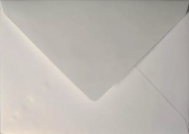 Een Envelop Papicolor EA5 156x220mm metallic parelwit koop je bij MV Kantoortechniek B.V.