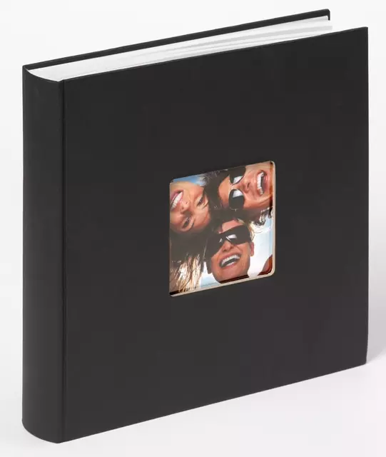 Een Fotoalbum walther design Fun 30x30cm 100vel zwart koop je bij Van Leeuwen Boeken- en kantoorartikelen
