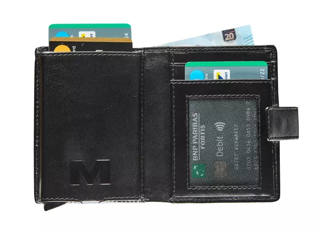 Een Kaarthouder Maverick All Black super compact RFID leer zwart koop je bij KantoorProfi België BV