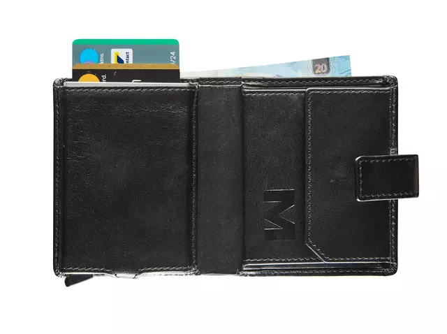 Een Kaarthouder Maverick All Black compact RFID leer zwart koop je bij EconOffice