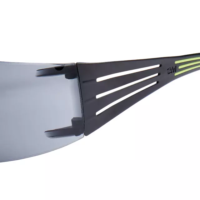 Een Veiligheidsbril 3M SecureFit grijs getint UV stralingsweerstand koop je bij Van Leeuwen Boeken- en kantoorartikelen