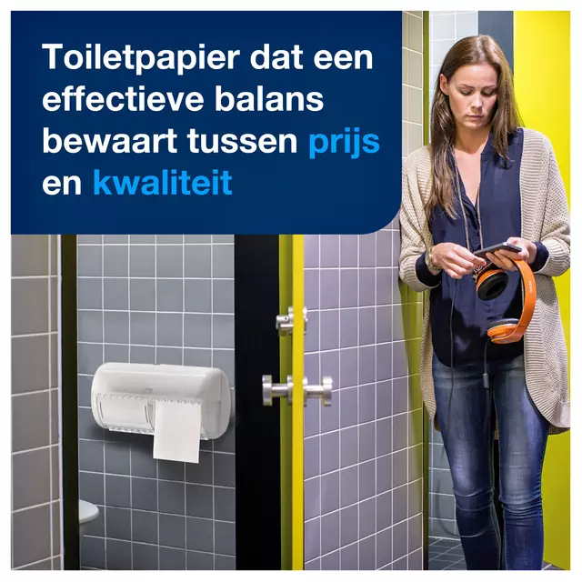 Een Toiletpapier Tork T4 advanced 2-laags 200vel wit 472161 koop je bij Van Leeuwen Boeken- en kantoorartikelen