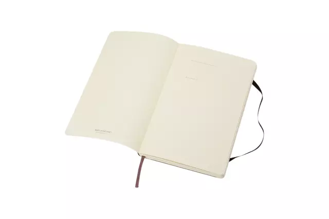 Een Notitieboek Moleskine large 130x210mm ruit 5x5mm soft cover zwart koop je bij Van Leeuwen Boeken- en kantoorartikelen
