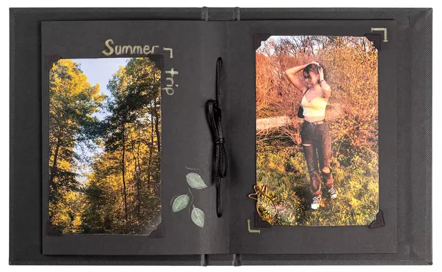 Een Fotoalbum walther design mini 24 foto's 13x18cm verticaal zwart koop je bij L&N Partners voor Partners B.V.