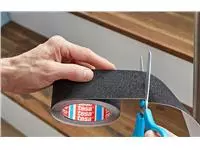 Een Anti-slip tape tesa® 5mx50mm zwart koop je bij Van Leeuwen Boeken- en kantoorartikelen