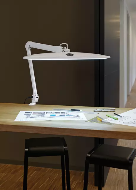 Een Werkpleklamp MAUL Work LED tafelklem dimbaar wit koop je bij KantoorProfi België BV