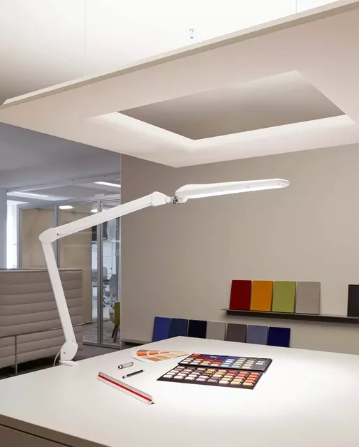 Een Werkpleklamp MAUL Craft LED tafelklem dimbaar wit koop je bij MV Kantoortechniek B.V.