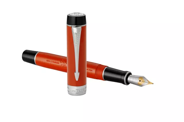 Een Stylo plume Parker Duofold Classic Vintage Big Red Lacquer 18K CT Medium koop je bij QuickOffice BV