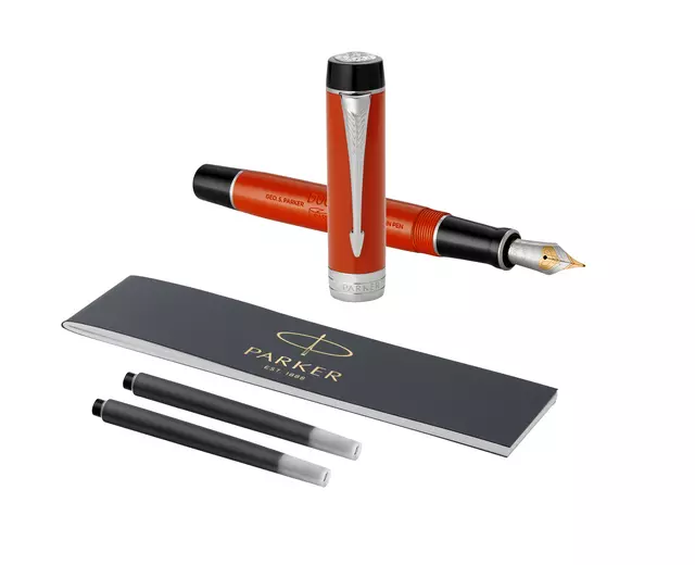 Een Vulpen Parker Duofold Classic Vintage big red lacquer 18k CT medium koop je bij QuickOffice BV