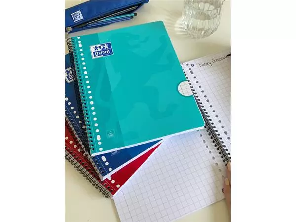 Een Bloc de cours Oxford School A4 23 perf carreau 10mm 160 pages assorti koop je bij Van Hoye Kantoor BV