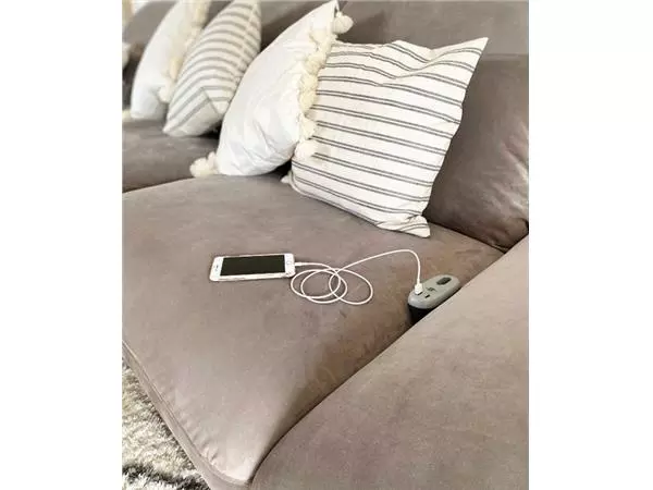 Een Laadstation Brennenstuhl Sofa 1 eurosocket 2 USB zwart/grijs koop je bij NiceSupplies.nl