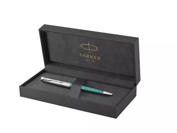 Een Balpen Parker Sonnet Essential sandblasted green lacquer CT medium koop je bij Unimark Office B.V.