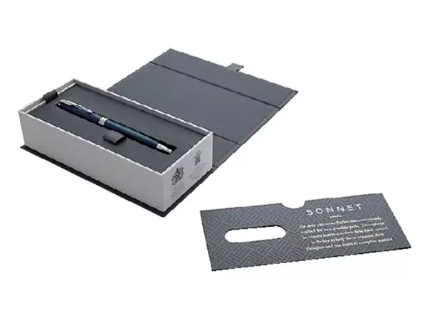 Een Balpen Parker Sonnet blue lacquer CT medium koop je bij NiceSupplies.nl