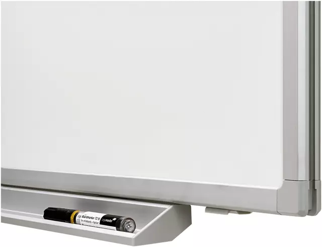 Een Whiteboard Legamaster Professional 90x120cm magnetisch emaille koop je bij Van Leeuwen Boeken- en kantoorartikelen