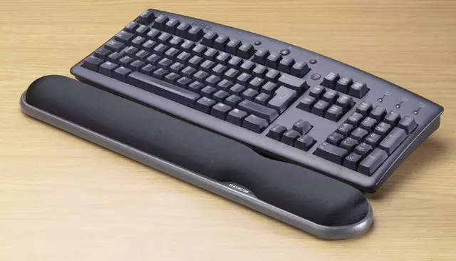 Een Polssteun toetsenbord Kensington verstelbaar zwart koop je bij EconOffice