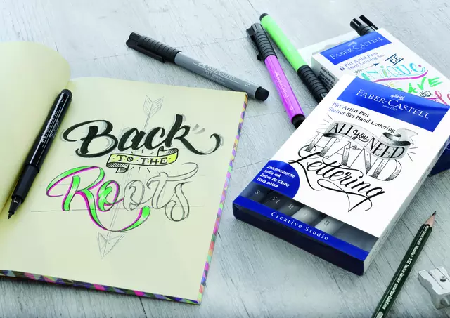 Een Tekenstift Faber-Castell Pitt Artist handlettering startset etui à 8 stuks koop je bij Alles voor uw kantoor