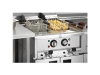 Vous pouvez acheter un Friteuse électrique double Buffalo Série 600 2 x 8L chez Supplierz BV