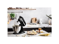 Een KitchenAid klassieke standmixer met kantelbare kop 4,3 liter 5K45SSEOB koop je bij Supplierz BV