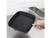 Buy your Vogue vierkante gietijzeren inductie grillpan 24,1cm at Supplierz BV