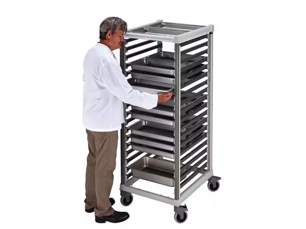 Een Cambro GN 2/1 trolley 18 etages voor 36x 1/1 GN bakken koop je bij ShopXPress