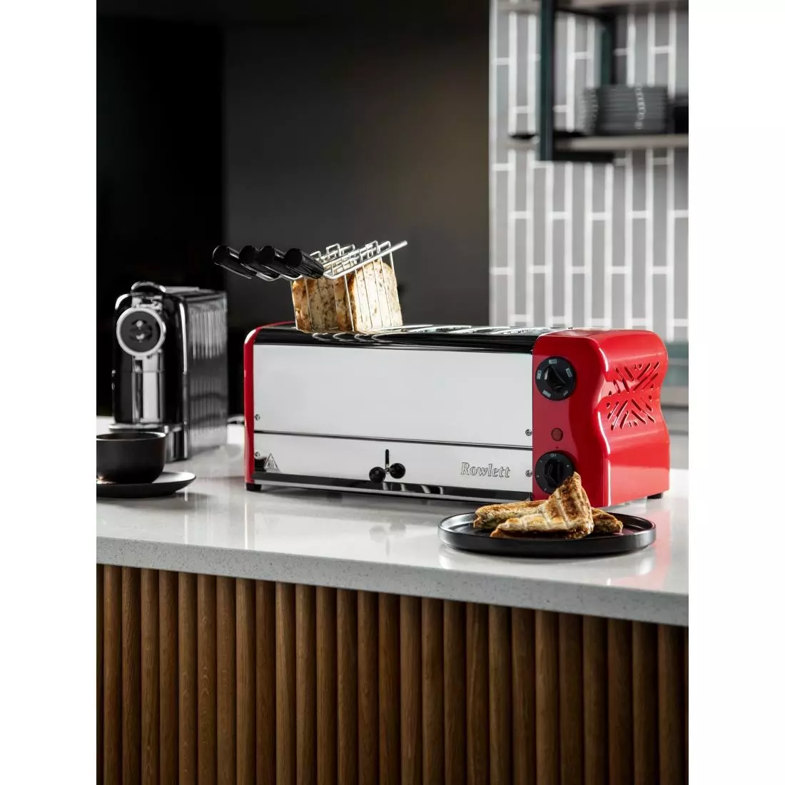 Een Rowlett Esprit broodrooster 6 sleuven rood - 2 reserve-elementen en 2 tostihouders koop je bij ShopXPress