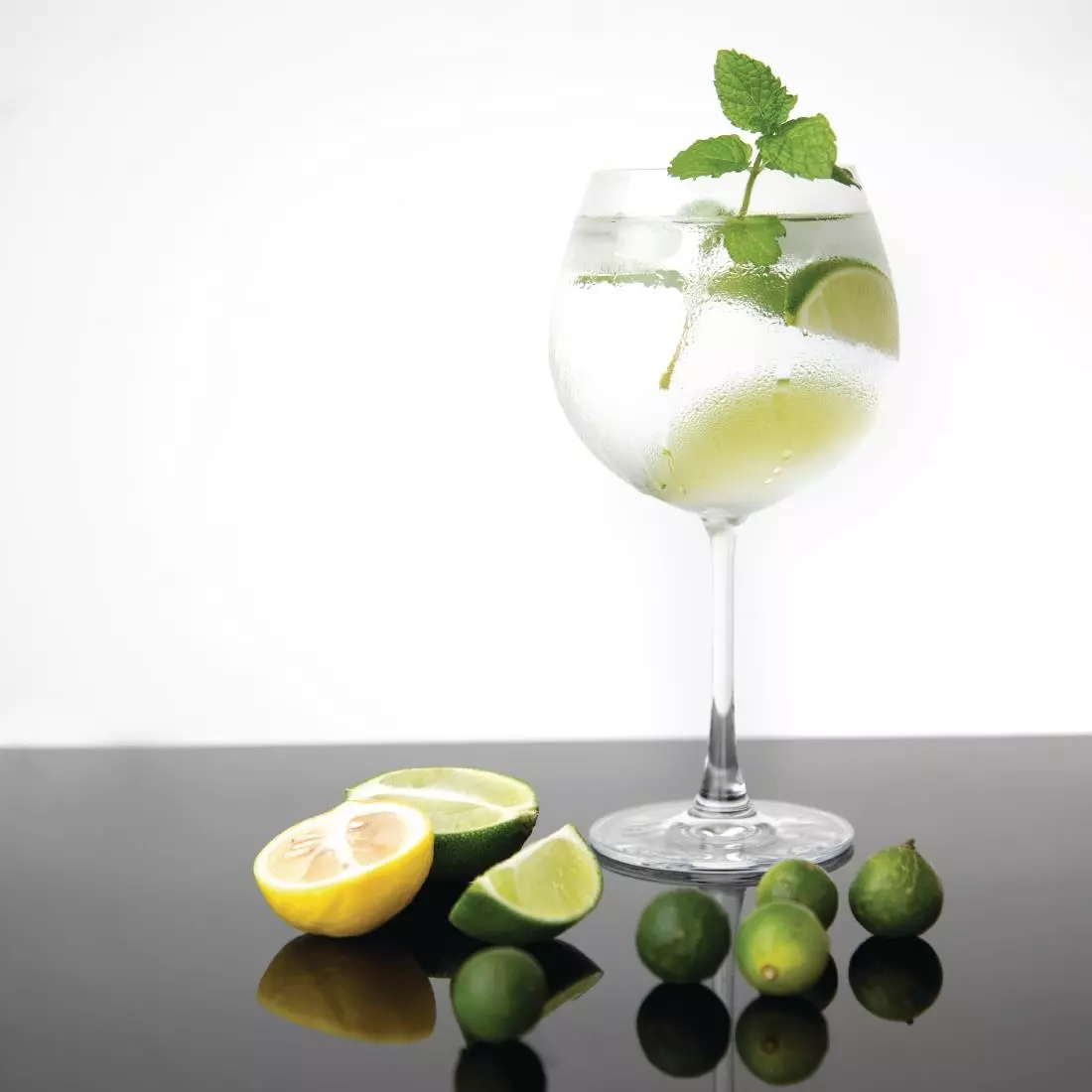 Een Olympia Bar Collection kristallen gin tonic glazen 645ml (6 stuks) koop je bij ShopXPress