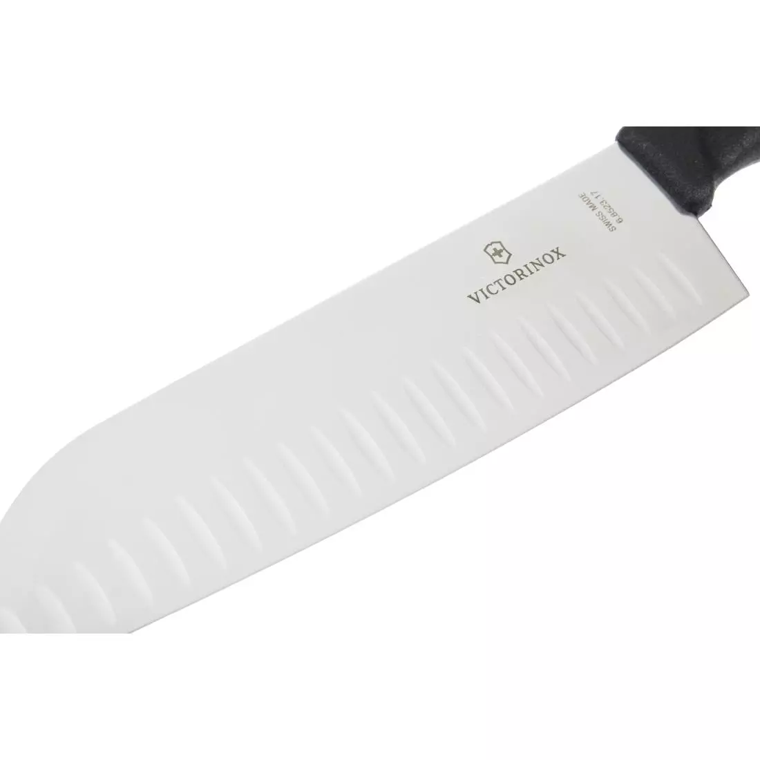 Een Victorinox gegolfd Santokumes 17cm koop je bij ShopXPress