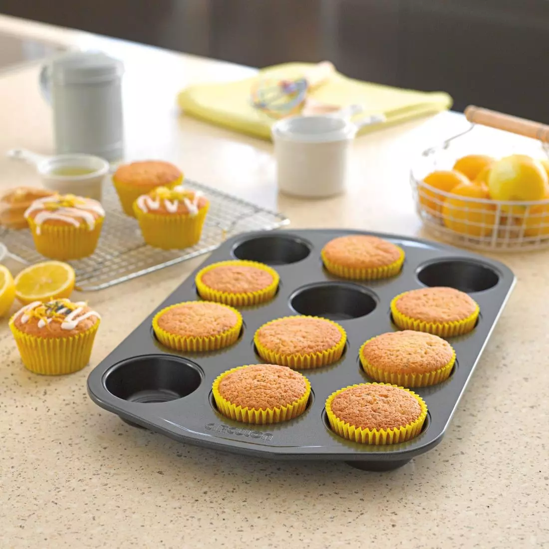 Een Circulon carbonstalen anti-kleef bakvorm voor 12 muffins 39,5 x 28cm koop je bij ShopXPress