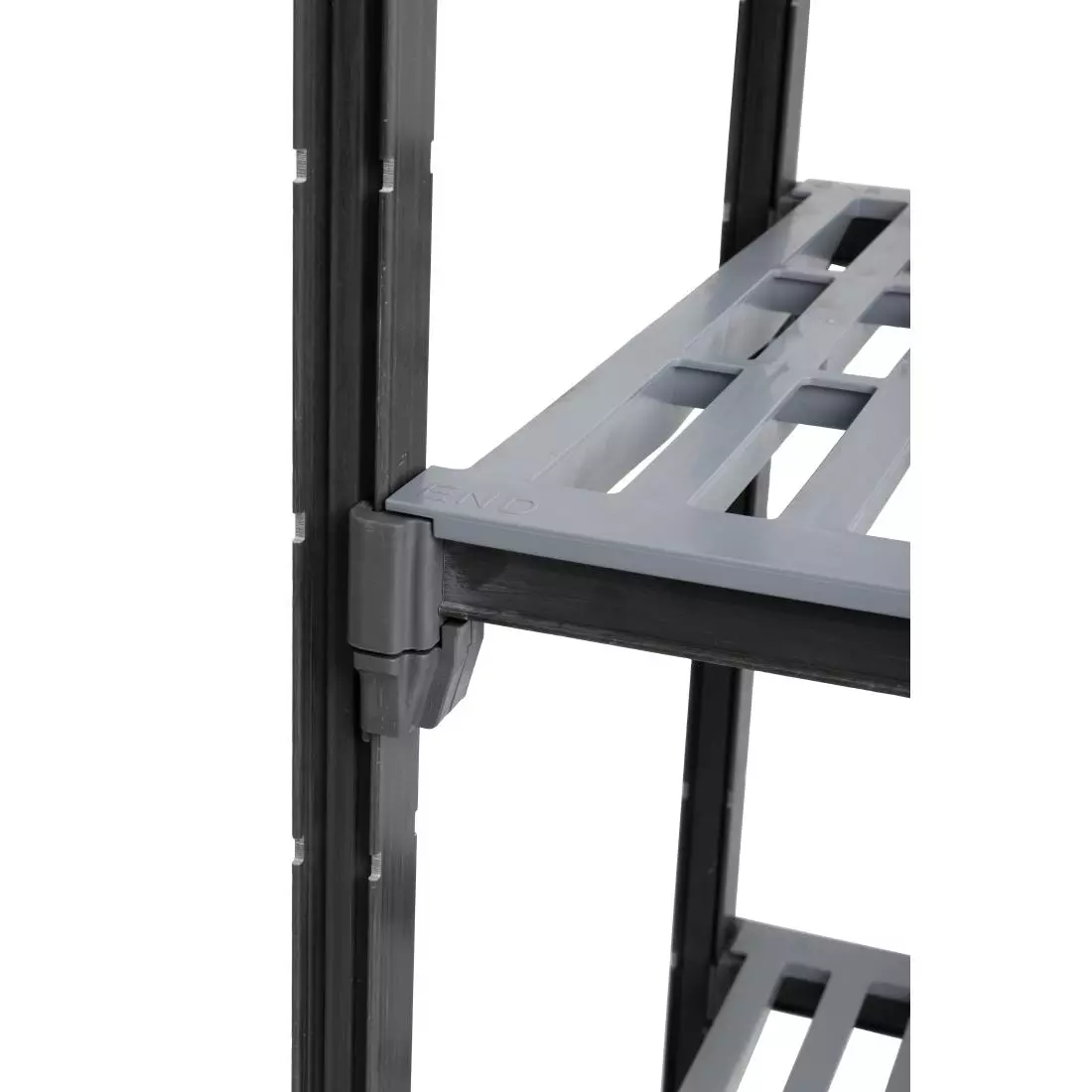 Een Cambro stelling 183cm hoog 4 planken - 54cm diep - 107cm breed koop je bij ShopXPress