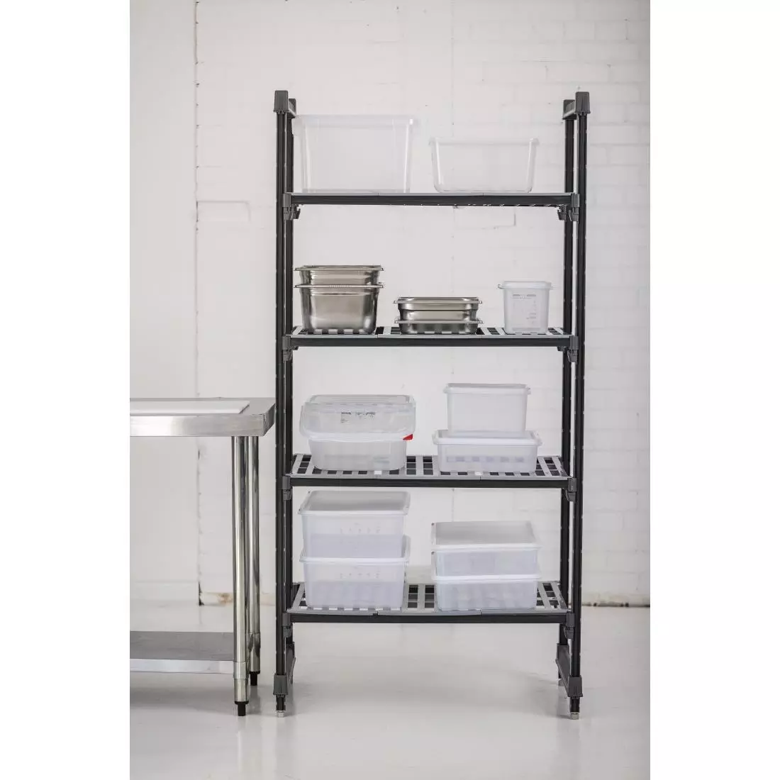 Een Cambro stelling 183cm hoog 4 schappen - 61cm diep - 91,5cm breed koop je bij ShopXPress