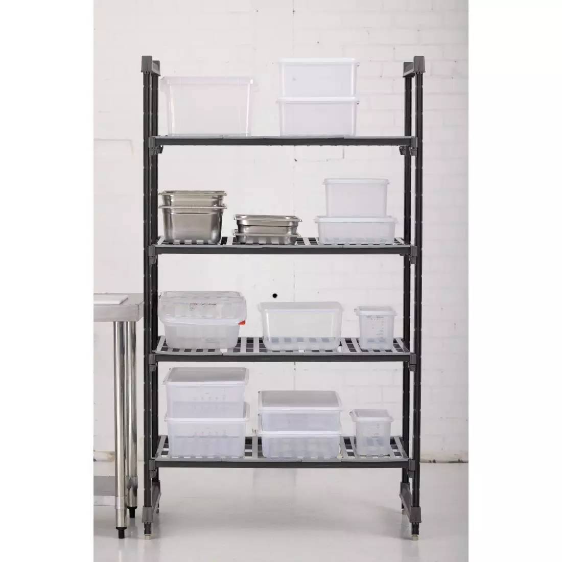 Een Cambro stelling 183cm hoog 4 schappen - 61cm diep - 107cm breed koop je bij ShopXPress