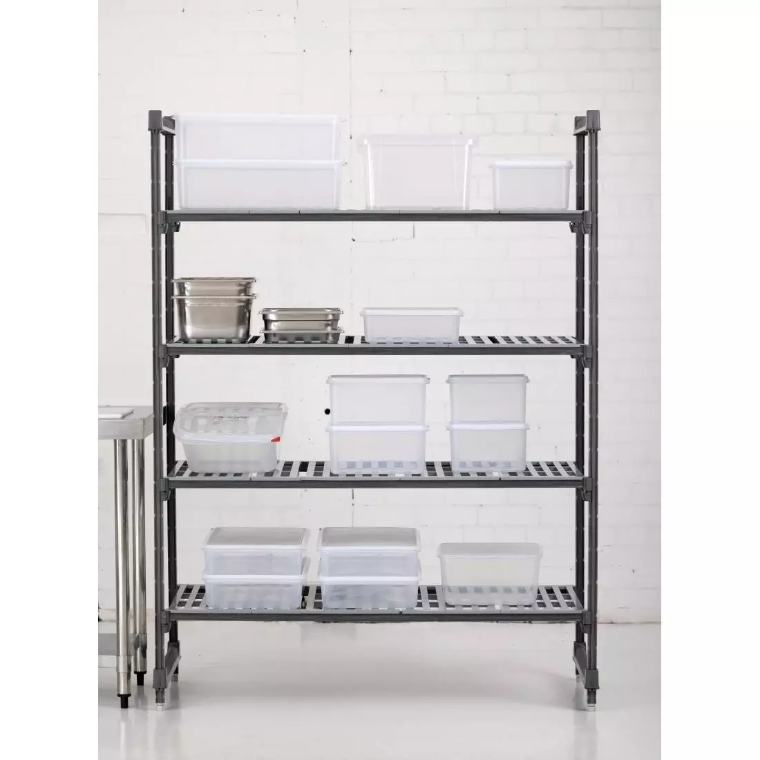 Een Cambro stelling 183cm hoog 4 schappen - 61cm diep - 137,5cm breed koop je bij ShopXPress