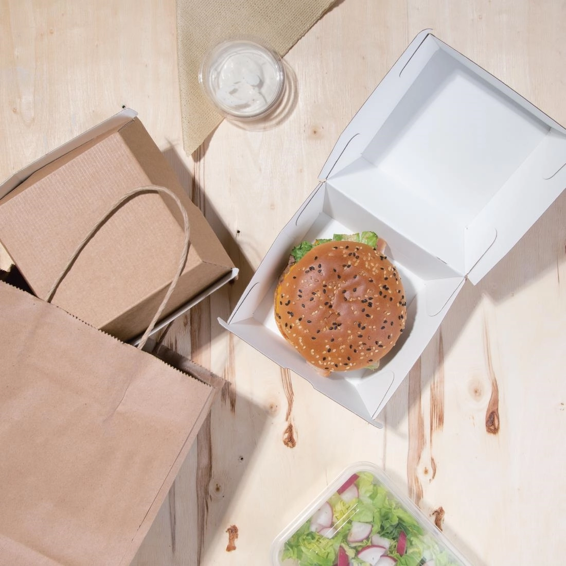 Een Fiesta Compostable composteerbare hamburgerdoosjes kraft groot 112mm vierkant (150 stuks) koop je bij Supplierz BV