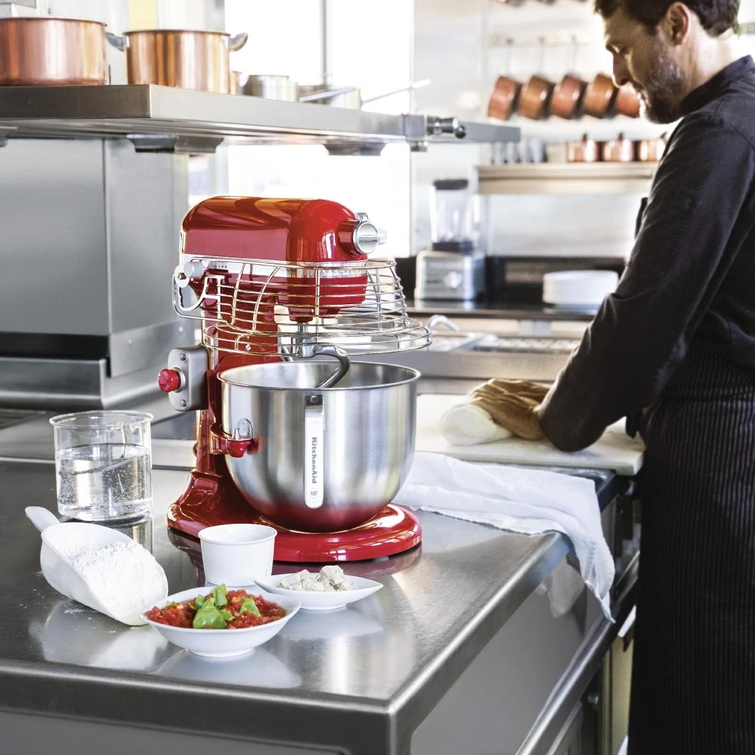 Een KitchenAid professionele mixer rood 6,9L 5KSM7990XEER koop je bij Supplierz BV