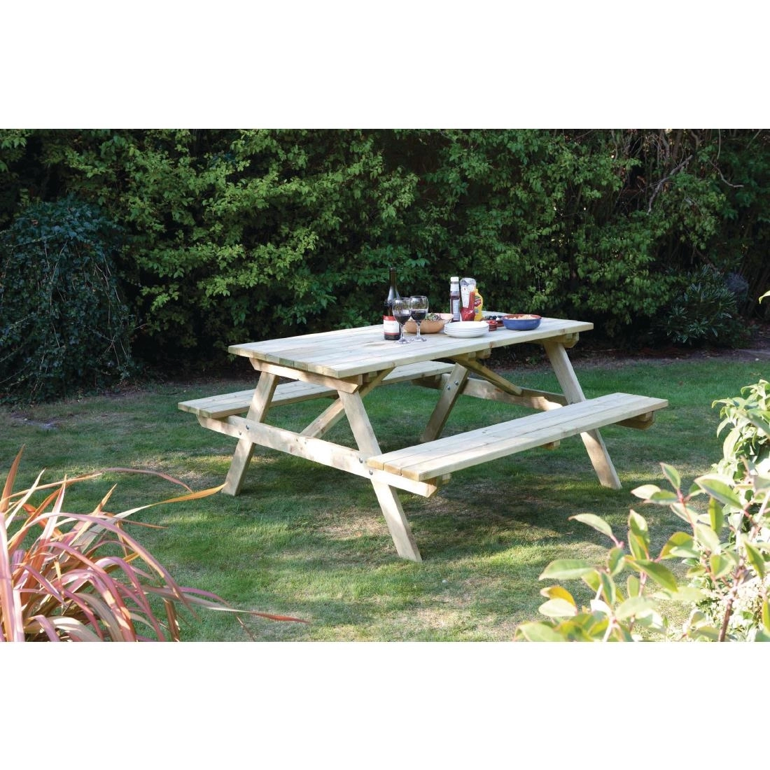 Een Rowlinson houten picknicktafel 150cm koop je bij Supplierz BV