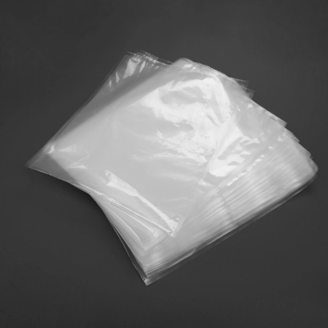 Vous pouvez acheter un Sacs d'emballage sous vide 300 x 350mm Vogue (lot de 100) chez Supplierz BV