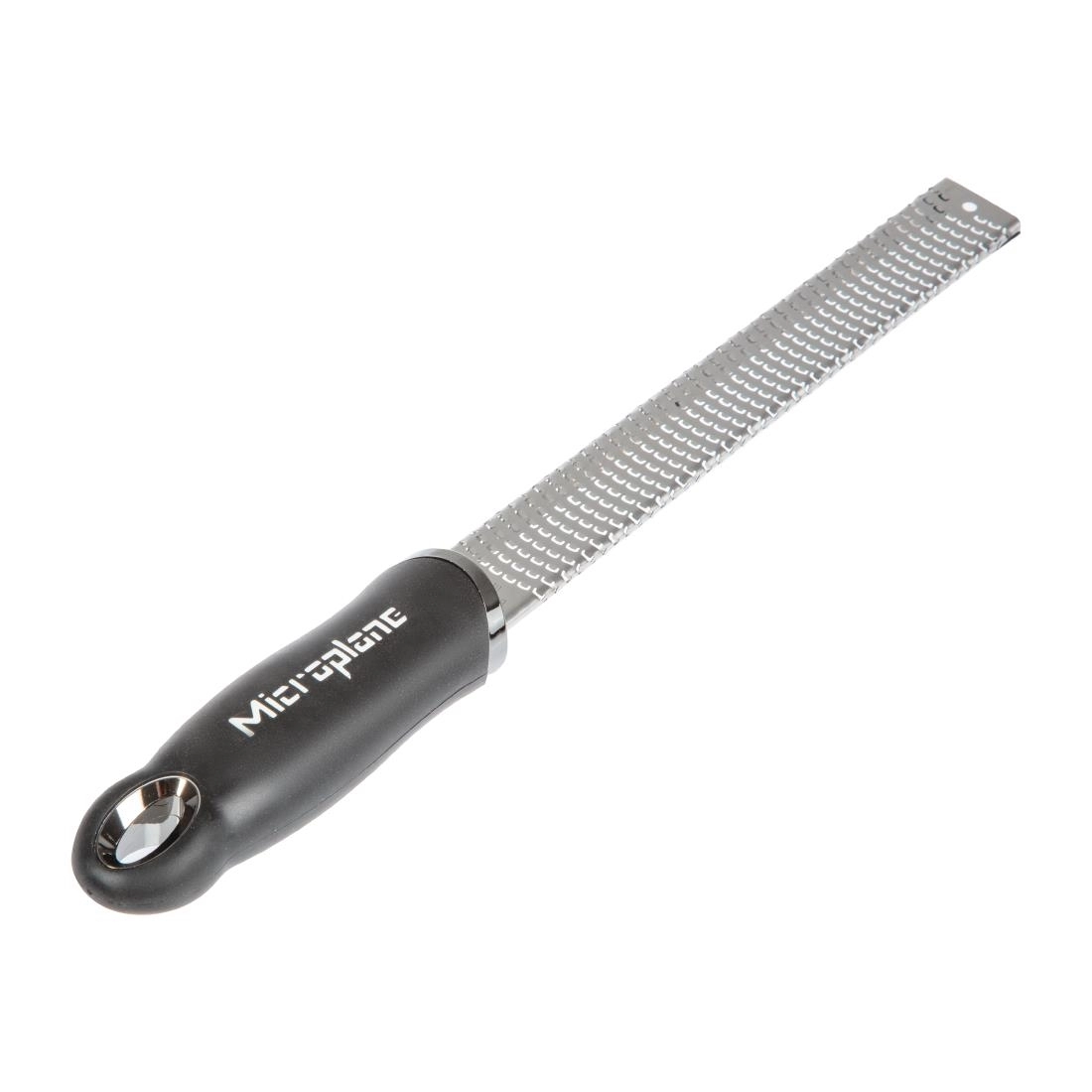 Een Microplane rasp en zesteur zwart koop je bij Supplierz BV