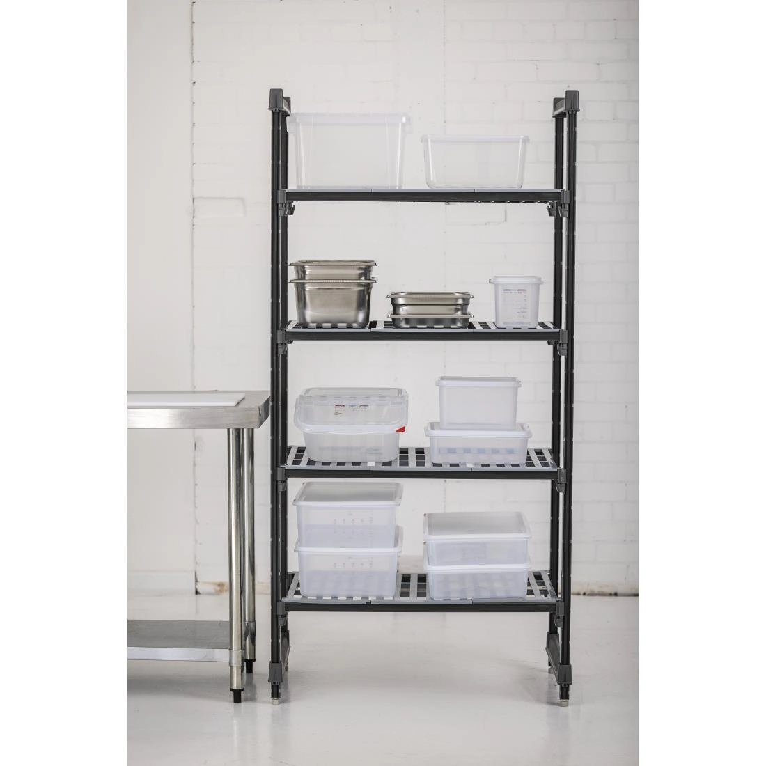 Een Cambro stelling 183cm hoog 4 schappen - 61cm diep - 91,5cm breed koop je bij Supplierz BV