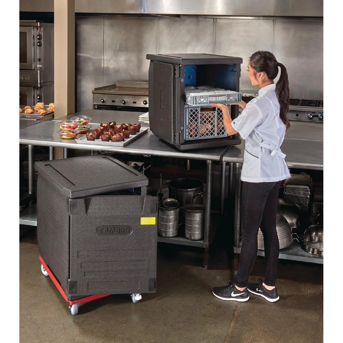 Buy your Cambro Cam GoBox geïsoleerde voedselcontainer 126L zonder rails at Supplierz BV