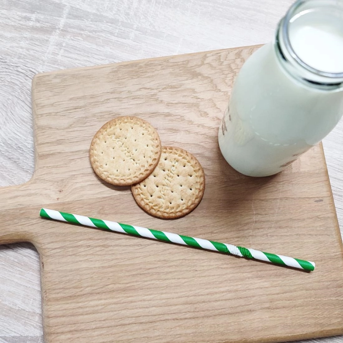 Een Fiesta Compostable composteerbare papieren buigrietjes groen (250 stuks) koop je bij Supplierz BV