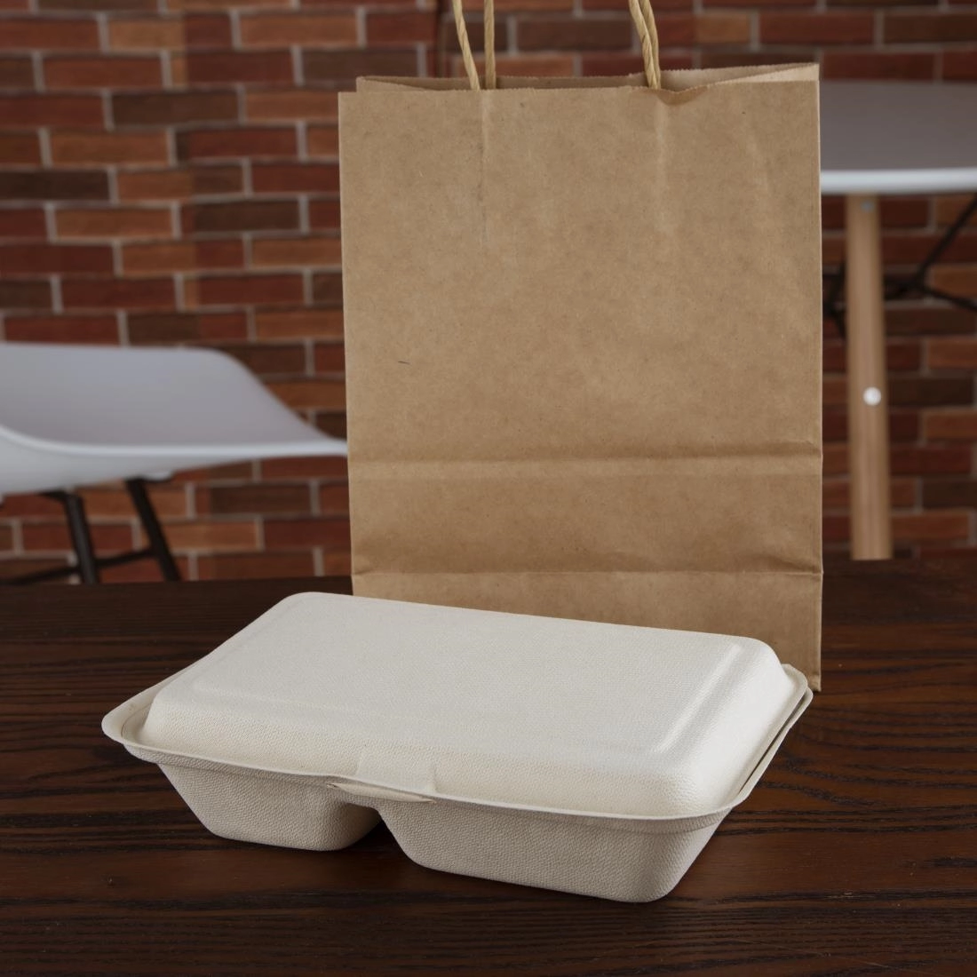 Buy your Fiesta Compostable composteerbare bagasse voedseldozen 2 compartimenten natuurlijke kleur 253mm (200 stuks) at Supplierz BV