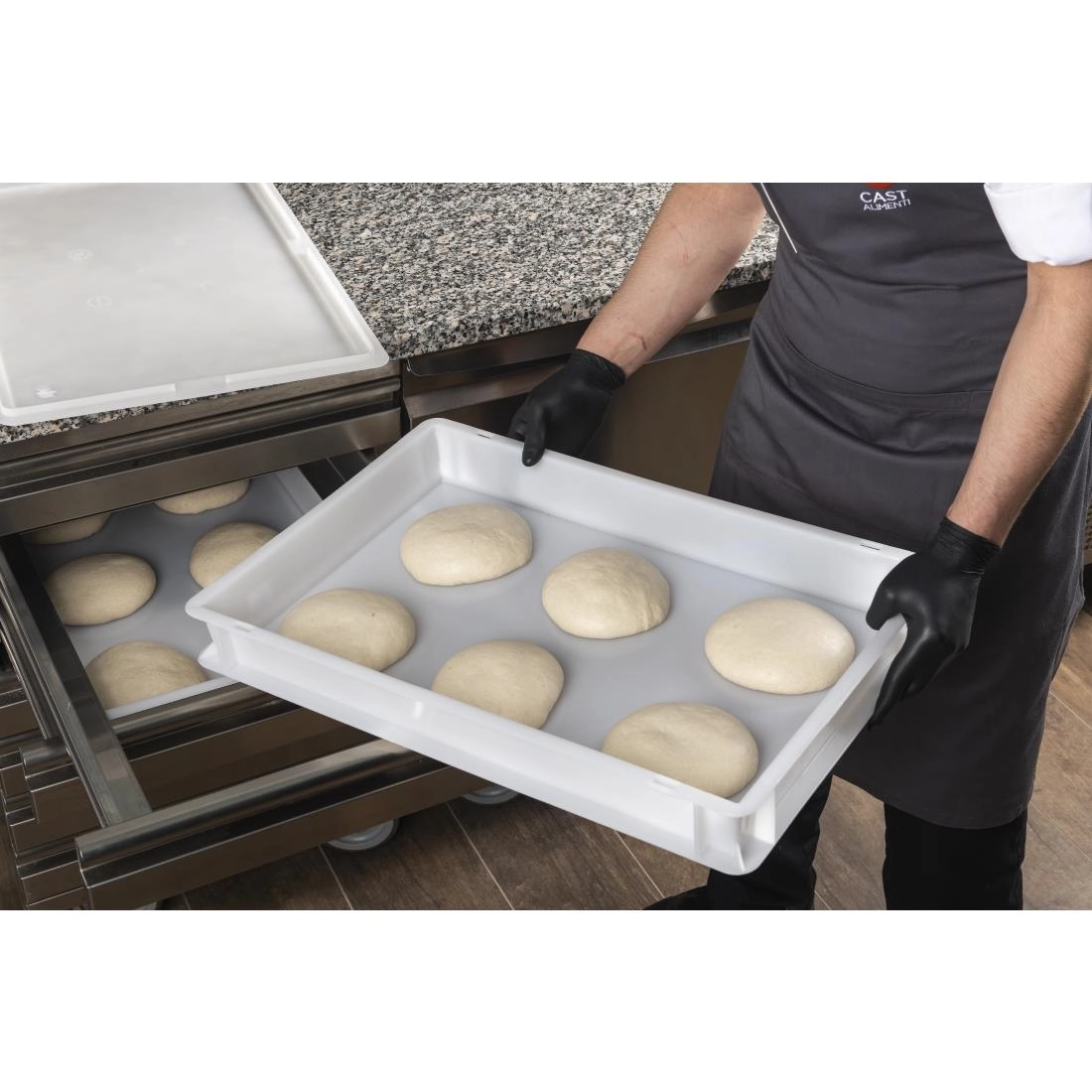 Vous pouvez acheter un Boîte à pâte à pizza en polyéthylène Cambro 60x40x10cm chez Supplierz BV