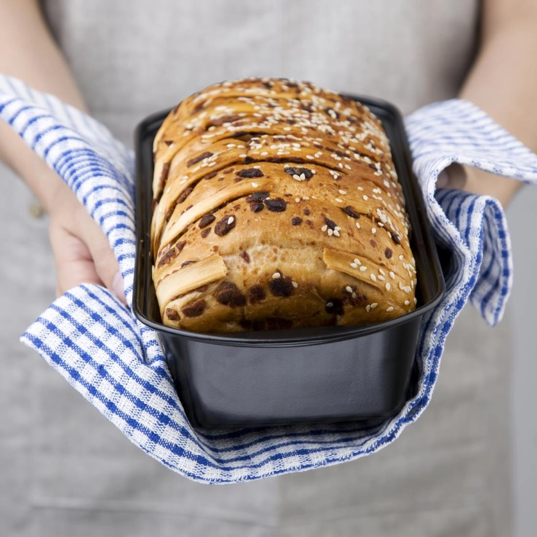 Een Vogue anti-kleef broodvorm 25,5cm koop je bij Supplierz BV