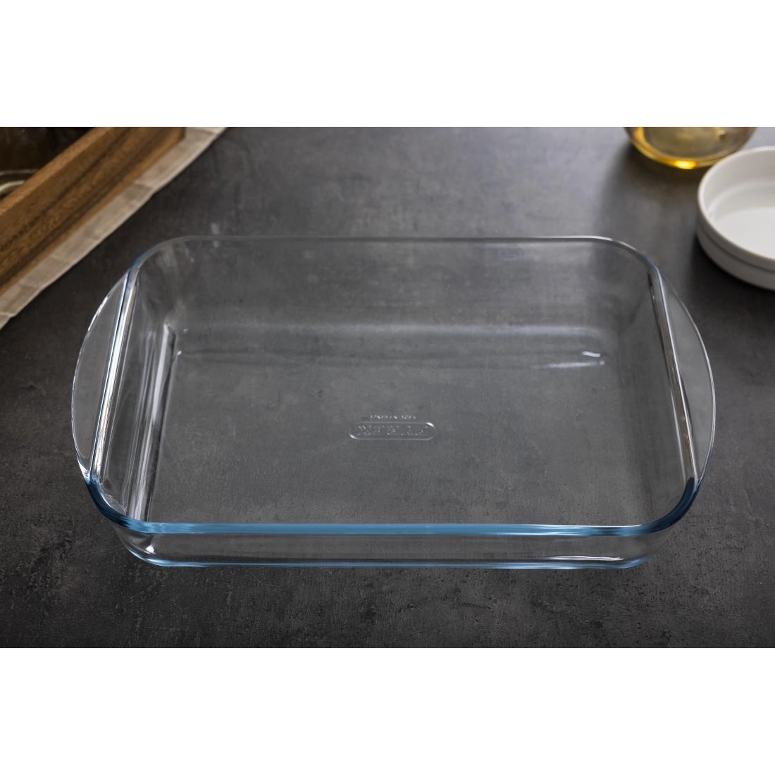 Een Pyrex rechthoekige ovenschaal 35x23cm koop je bij Supplierz BV