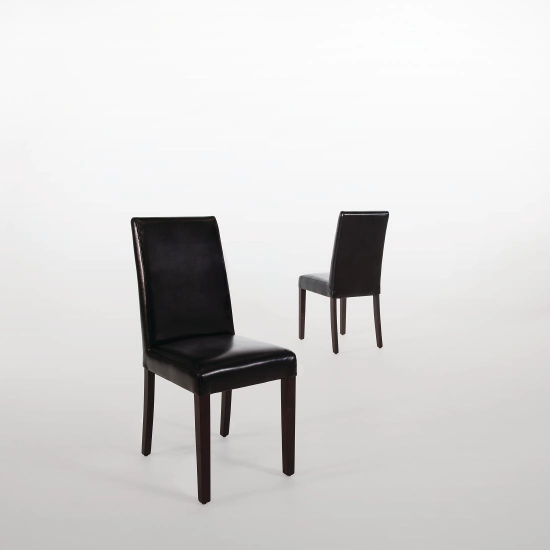 Vous pouvez acheter un Chaises en simili cuir Bolero noires (Lot de 2) chez Supplierz BV