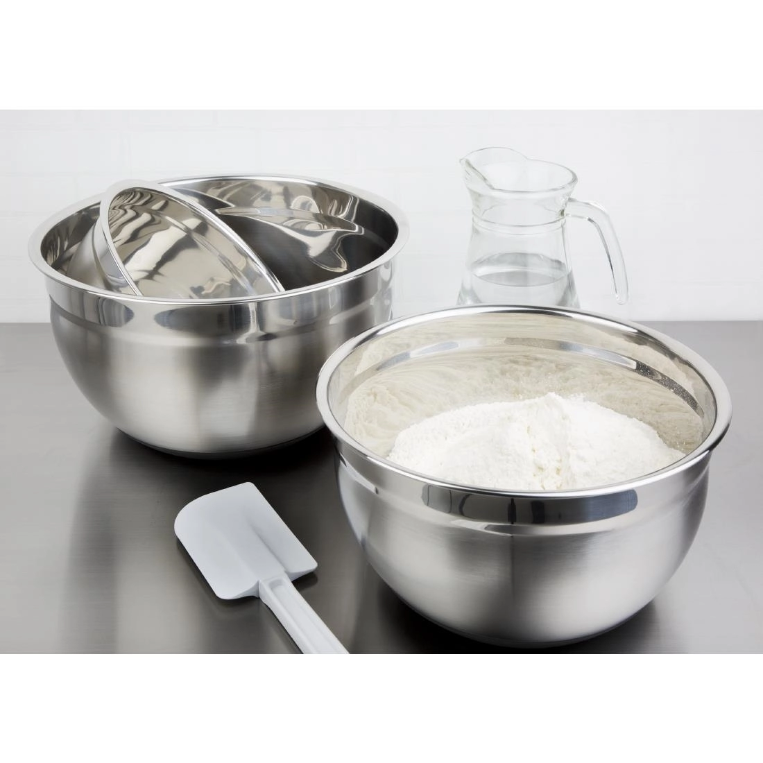 Vous pouvez acheter un Bassine acier inoxydable fond silicone Vogue 8L chez Supplierz BV