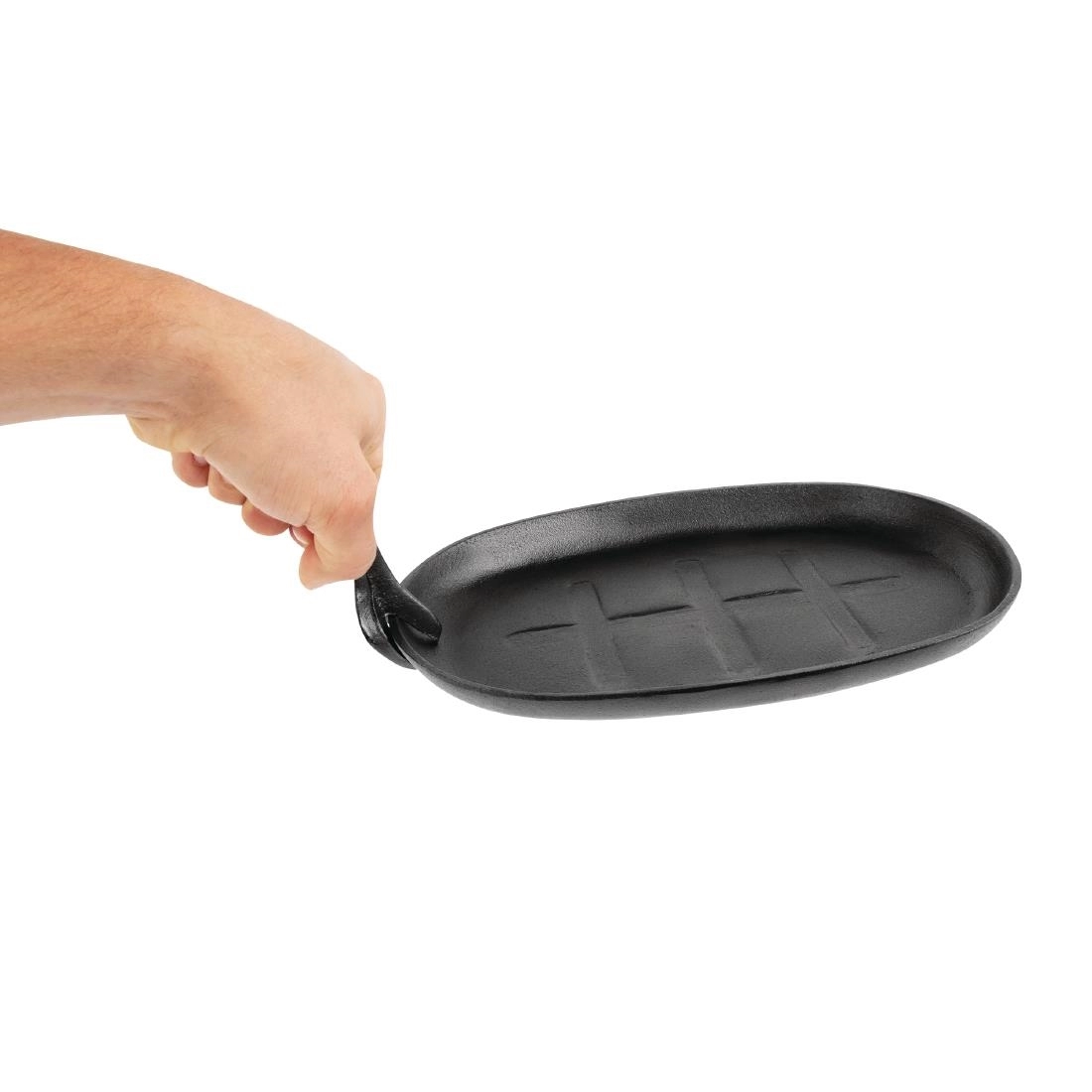 Een Olympia gietijzeren schaal/sizzle platter ovaal 28x19cm koop je bij Supplierz BV