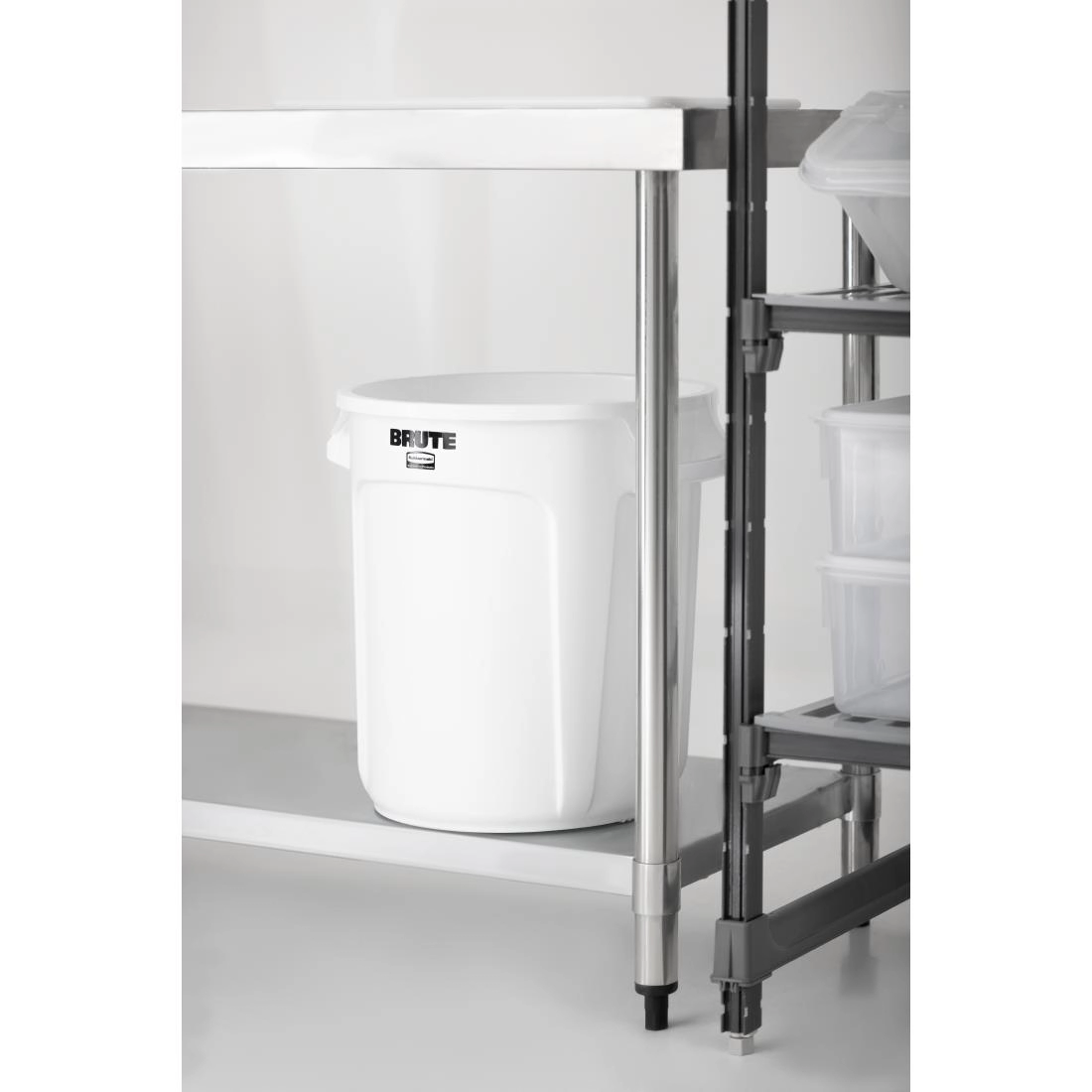 Buy your Rubbermaid Brute ronde container wit 37,9L at Supplierz BV