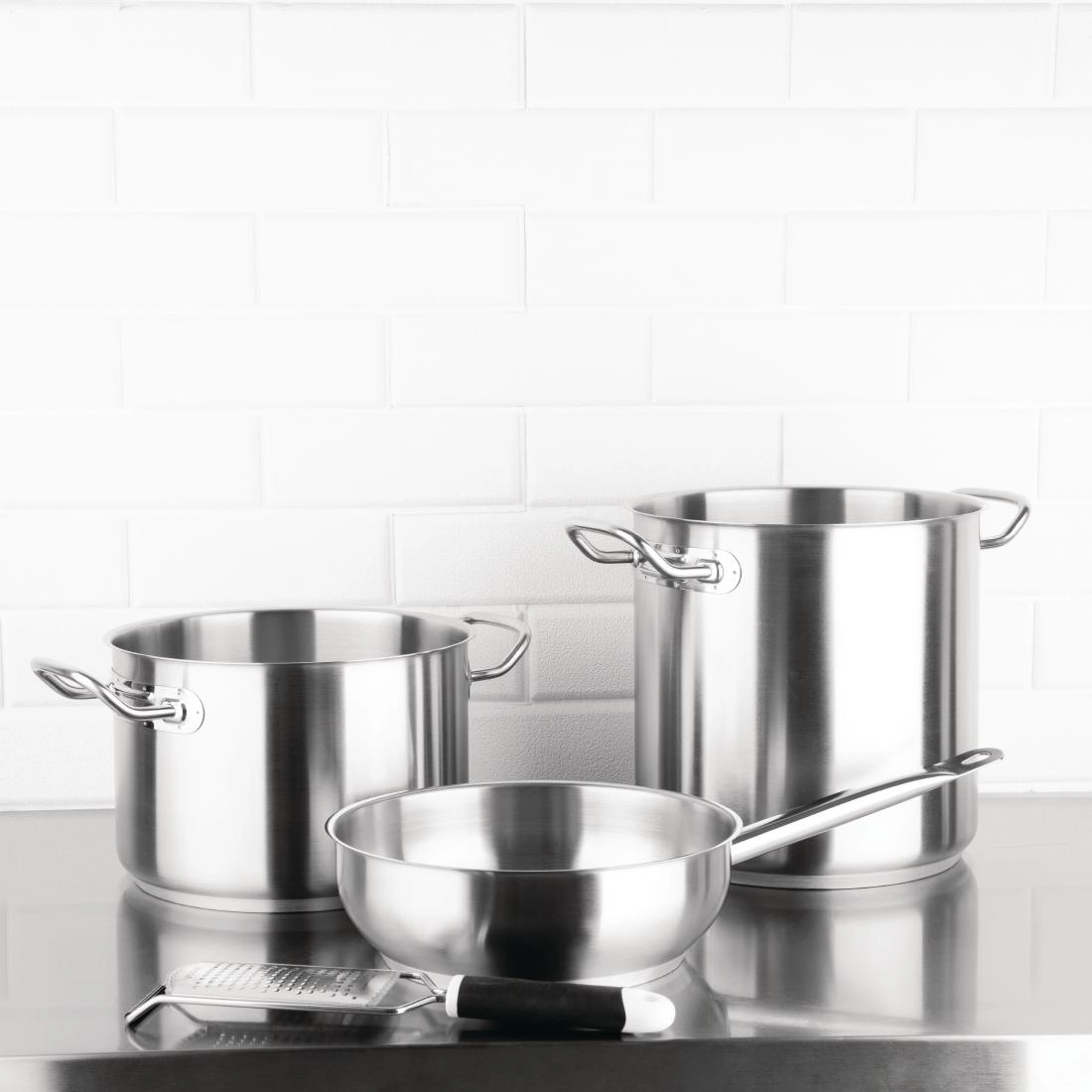 Buy your Vogue RVS inductie sauteuse 24cm at Supplierz BV